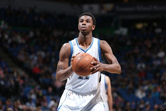 加比亚庆祝米兰团队胜利，呼吁继续前进（加比亚为米兰胜利喝彩，号召球队再接再厉）