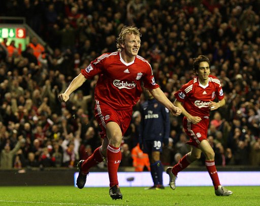 欧冠积分榜分析：小组晋级形势紧张,（欧冠形势解读：各组出线竞争白热化）