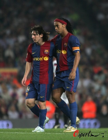 替补登场帮助球队锁定胜局，萨卡：无论谁上都是团队的一部分（萨卡替补建功助队锁定胜局：无论谁出场都是团队一员）