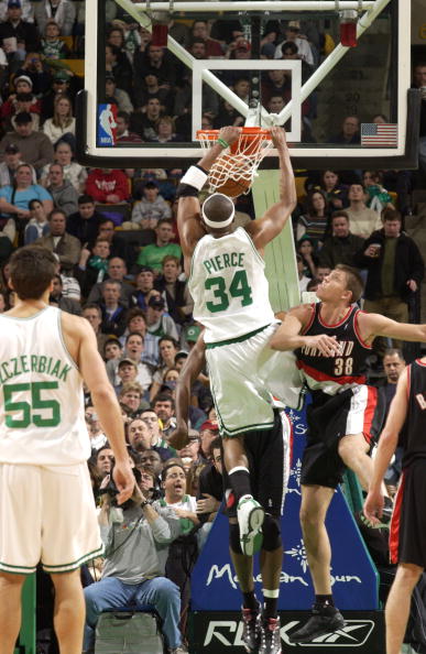 女足协杯决赛战报：闫琪破门，长春大众卓越2-0广东女足夺冠（闫琪建功，长春大众卓越2-0广东女足夺得女足协杯冠军）