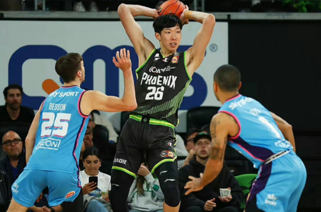 法比尼奥：重回巴西队感觉像第一次入选；会努力进入最终名单（法比尼奥：重返巴西队如初次召唤，将全力冲击最终大名单）