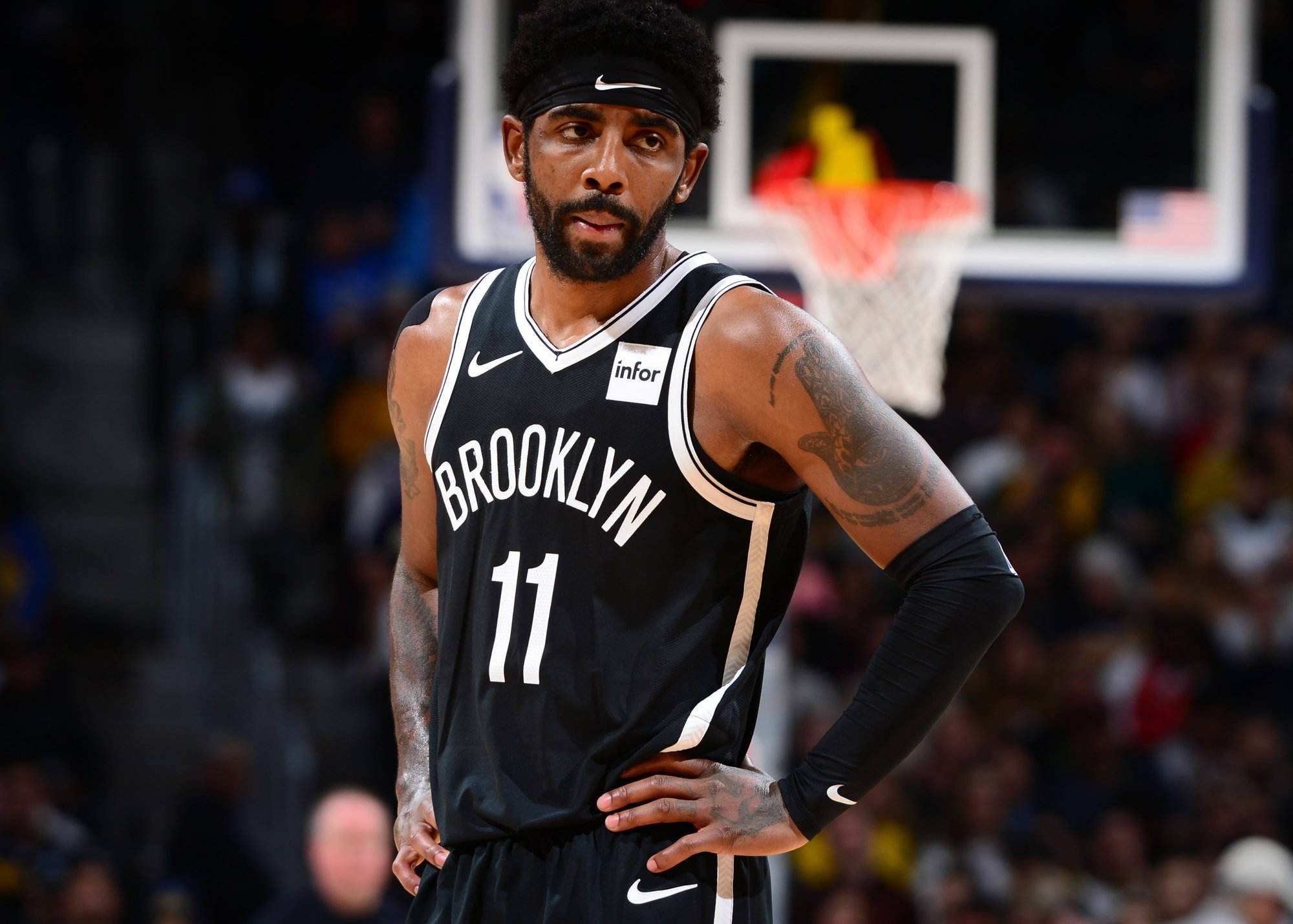 记者总结皇马2025：没有中场大脑纯靠天赋，阿隆索的球队缺乏风格（皇马2025评析：中场无核靠天赋硬撑，阿隆索球队缺少鲜明风格）