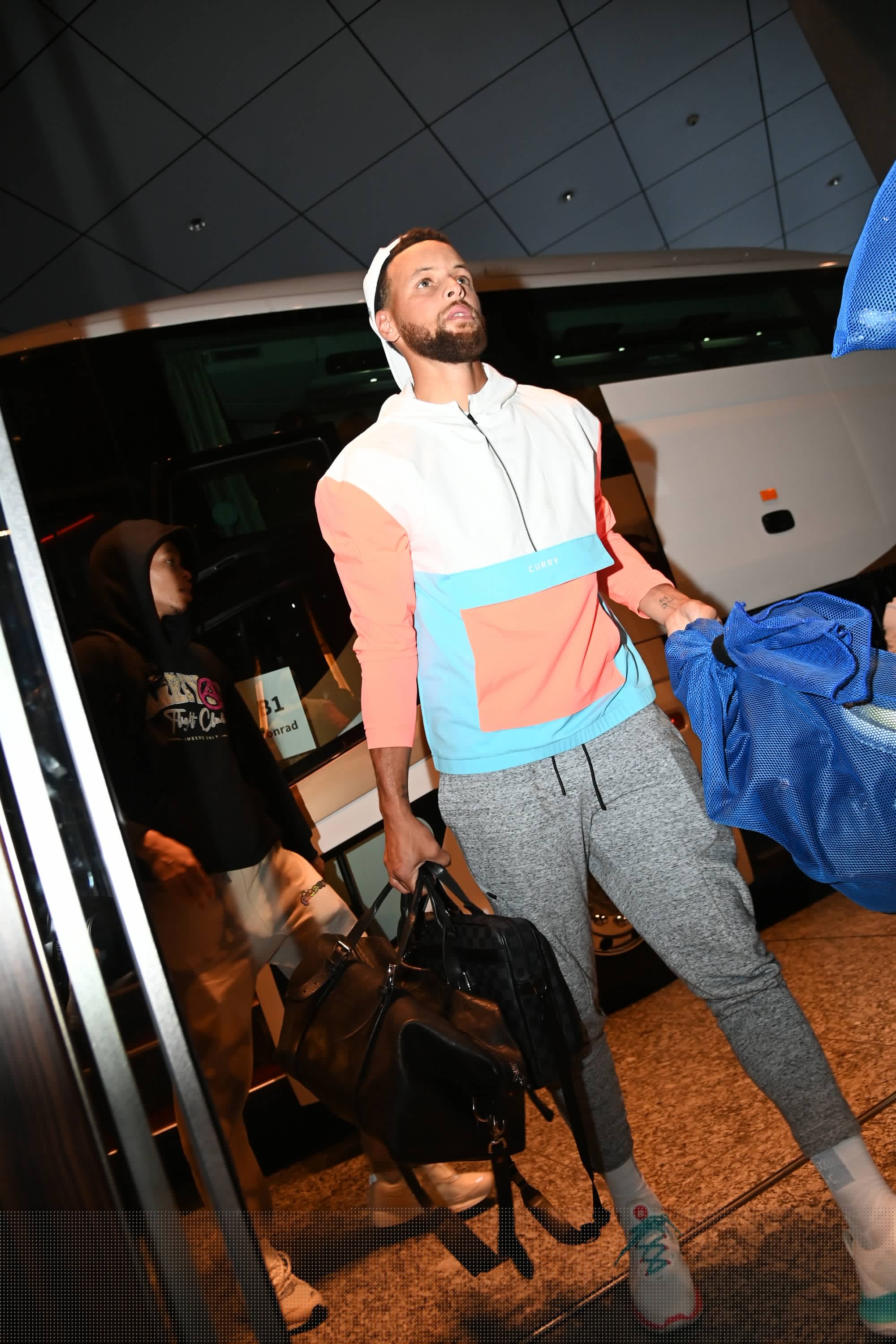 比安奇：难以理解孔蒂如此抱怨，球队的替补席存在问题（比安奇：孔蒂的抱怨令人费解，症结在球队板凳深度）