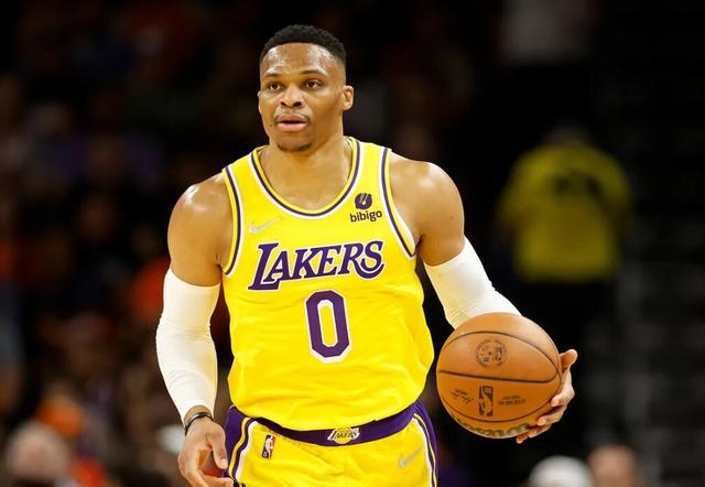 三中锋策略的困境（三中锋打法的瓶颈）