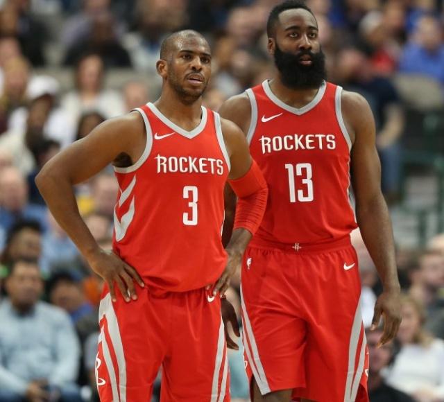 康宁汉姆6犯离场险些葬送好局，杜伦高效26+10拯救活塞（康宁汉姆六犯毕业险些葬送优势，杜伦高效26+10力挽狂澜救活塞）