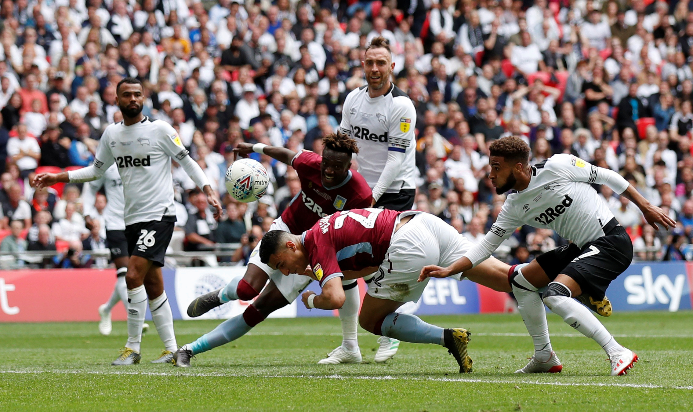 安切洛蒂：想带巴西赢得世界杯冠军；莫德里奇依然是顶级中场（安切洛蒂盼率巴西问鼎世界杯，莫德里奇依旧顶尖中场）