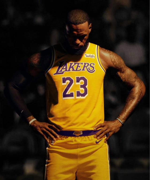 德转列英超不含BIG6球员最贵阵：吉马良斯、托纳利7500万领衔（德转评英超非BIG6最贵阵容：吉马良斯、托纳利以7500万领衔）