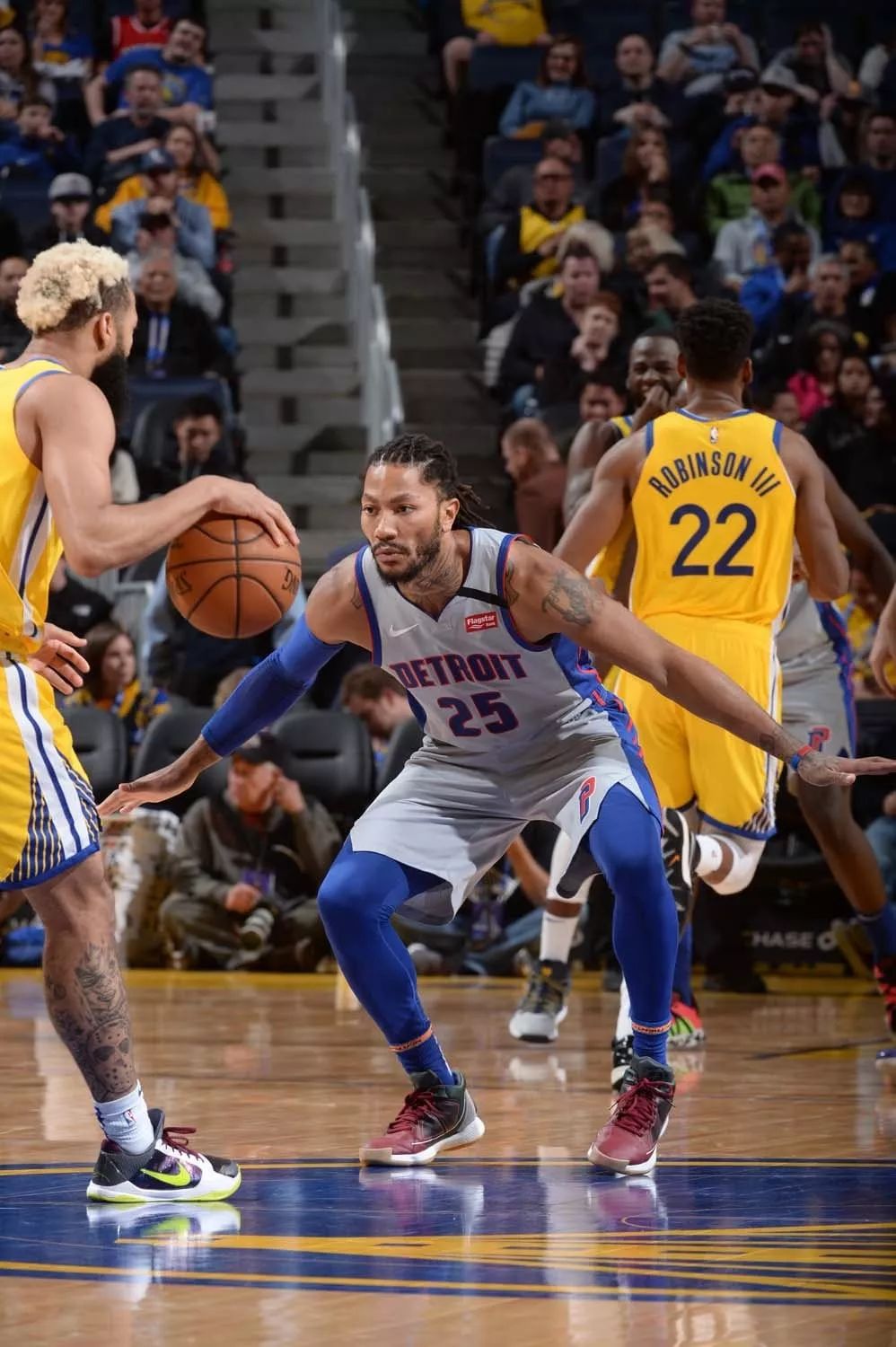 回顾保罗的篮球生涯与预测能力（盘点保罗的职业生涯与预判能力）