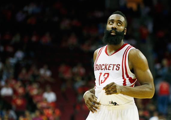 马德里足协举办第35届年度颁奖典礼，马塞洛、卡西等人出席（马德里足协第35届年度颁奖礼举行，马塞洛、卡西等现身）