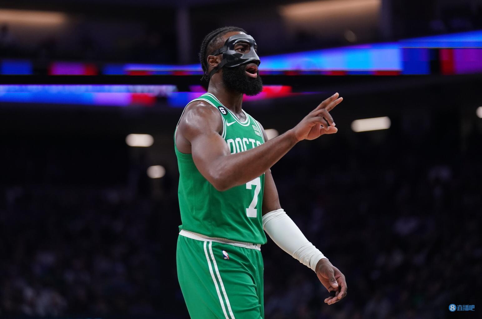 西媒披露维尼修斯被换下时言论：他没吹哨判罚点球，是因为我（西媒曝维尼修斯下场时自述：裁判未判点球，是冲我来的）