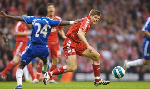 广东启程俱乐部杯！萨姆纳不提裤子，奎因帅气，杨溢也随队出征！（广东启程俱乐部杯开战：萨姆纳造型随性，奎因帅气依旧，杨溢随队出征）