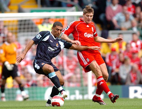 这脚爆射有火箭推进器吧？（这一脚劲射是装了喷气引擎吗？）