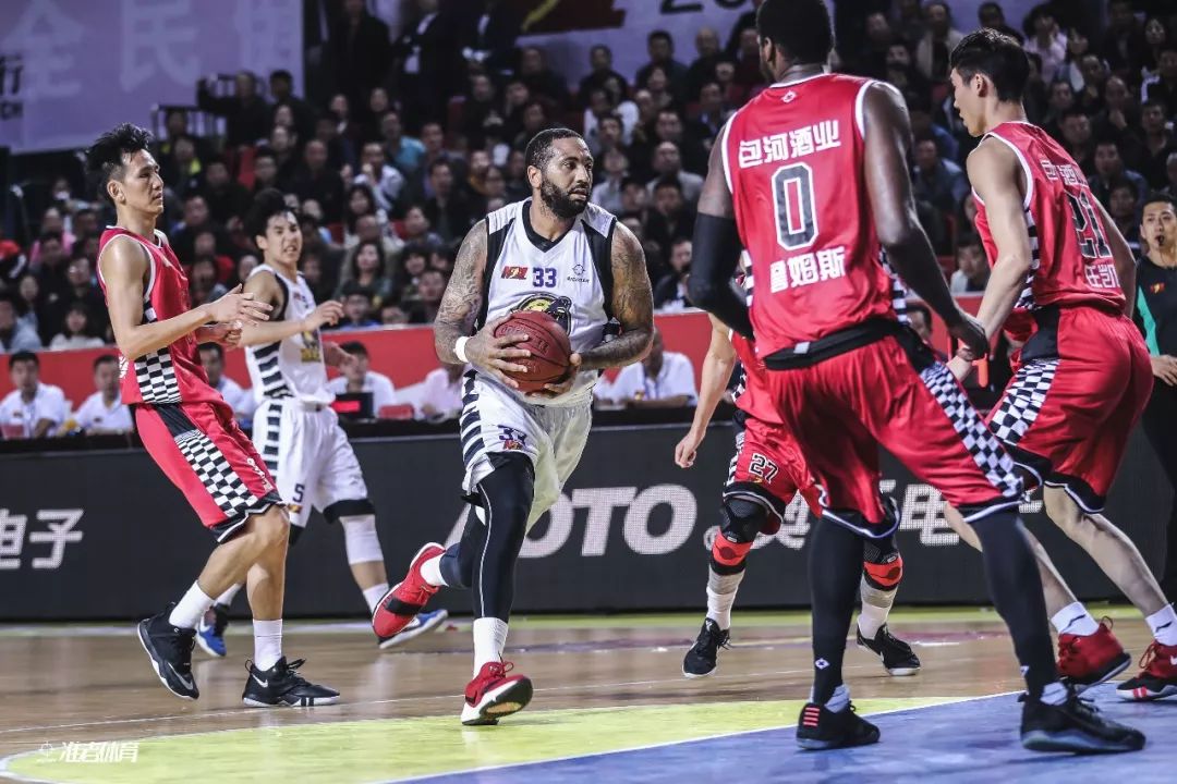 古蒂：皇马现在的阵容比银河战舰时期的阵容更强（古蒂称现今皇马阵容强于银河战舰时代）